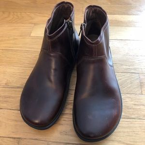 Birkenstock comfortable slip on zip-up shoes S-39